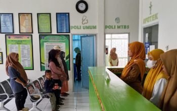 Indonesia Raya Bergema di Puskesmas Kabawo, Pelayanan dan Nilai Kebangsaan Digaungkan