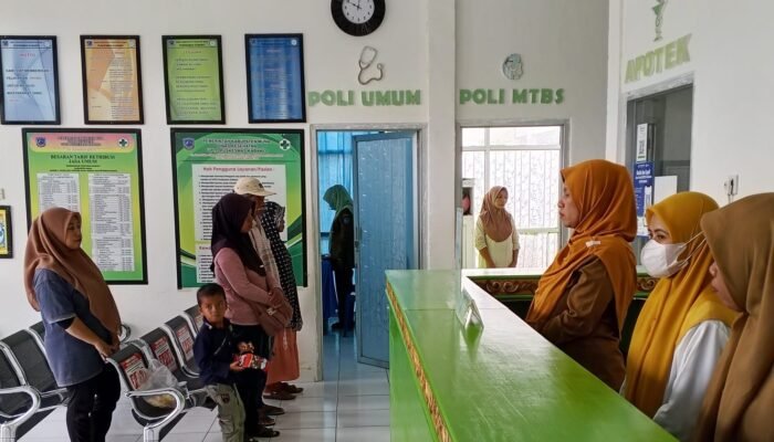 Indonesia Raya Bergema di Puskesmas Kabawo, Pelayanan dan Nilai Kebangsaan Digaungkan