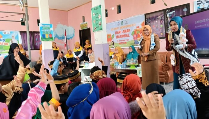 Peringati HAN 2026, Bunda PAUD Konsel Kunjungi TK IT Insanul Faiz dan Serahkan Bantuan Perlengkapan Sekolah