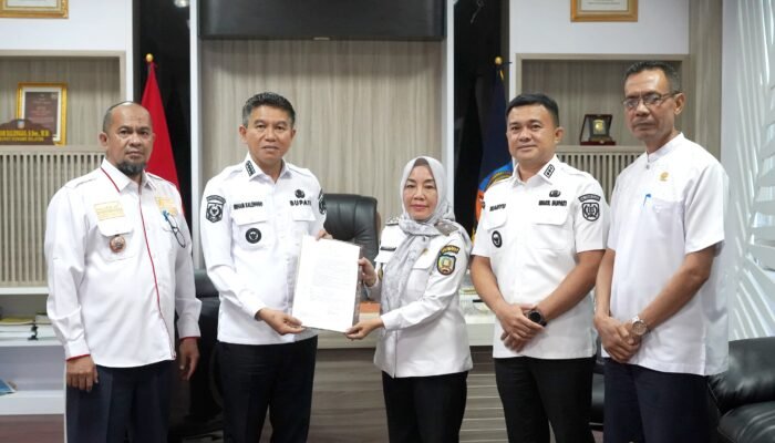 Usai Tersangka Dugaan Penganiayaan Adik Kandung, Ichsan Porosi Digantikan Narlian Jabat Plh Sekda