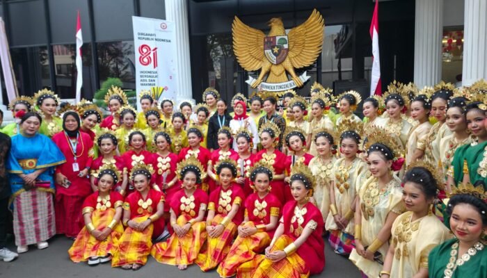 Tak Ada Suport Pemerintah, Penari Kolosal Asal Kendari Tampil di Istana Negara Gunakan Akomodasi Pribadi