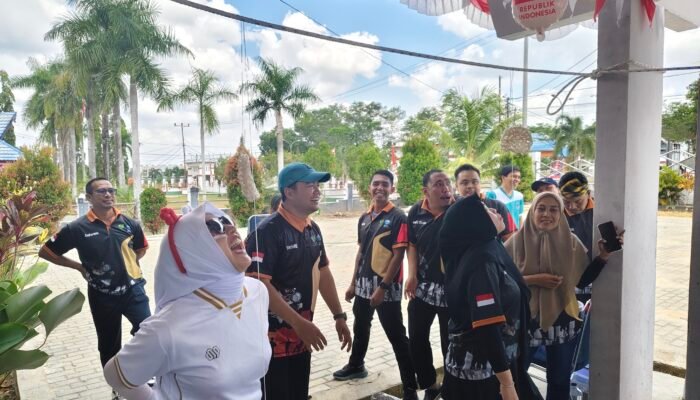 Sinergi KPU dan Bawaslu Konsel Mengisi Kemerdekaan dengan Lomba Makan Kerupuk dan Lari Karung