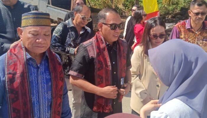 Hadiri Kegiatan Adat di Wawonii, Herman Pambahako Diisukan Galang Kekuatan Politik