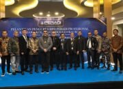 Lantik 120 Pengurus PERADI Profesional Sultra, Harris Arthur Hedar Tegaskan Hukum tak Boleh Takuti Rakyat