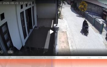 CCTV Rekam Dua Pria Gasak Motor Yamaha NMAX di BTN Latjinta Kendari