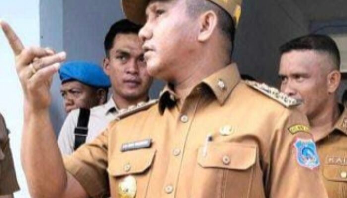 Bupati Darwin Ingatkan Kades Jangan Hanya Jadi Simbol, Data Warga Harus Dipastikan Akurat