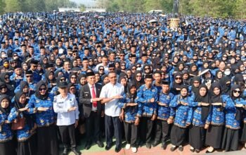 Peringati Hari Sumpah Pemuda ke-98, Irham Kalenggo Serahkan Perpanjangan Kontrak P3K Paruh Waktu