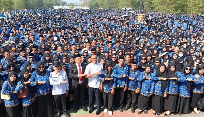 Peringati Hari Sumpah Pemuda ke-98, Irham Kalenggo Serahkan Perpanjangan Kontrak P3K Paruh Waktu