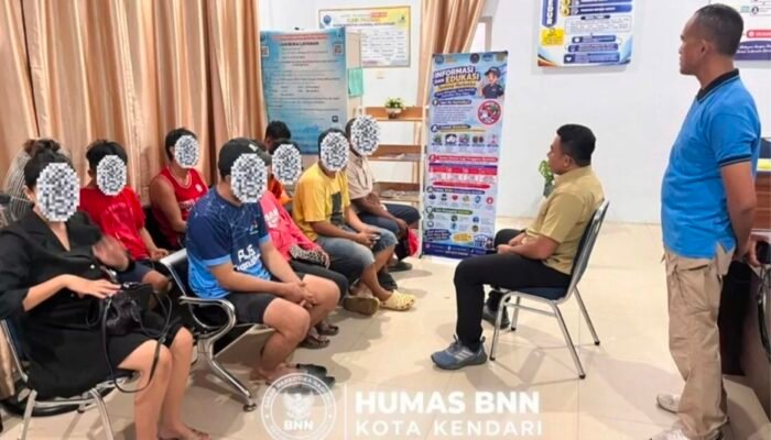 Operasi Gabungan BNN dan Polresta Kendari Berhasil Amankan 10 Orang Positif Narkoba dan Barang Bukti