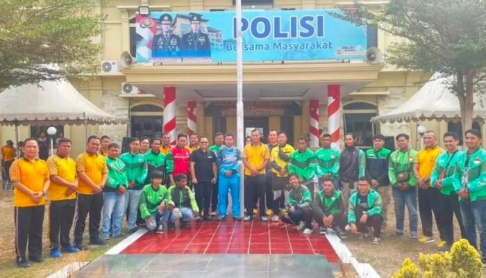 BNN Kota Kendari Bersama Polresta Beri Edukasi Bahaya Narkoba Pengemudi Ojol